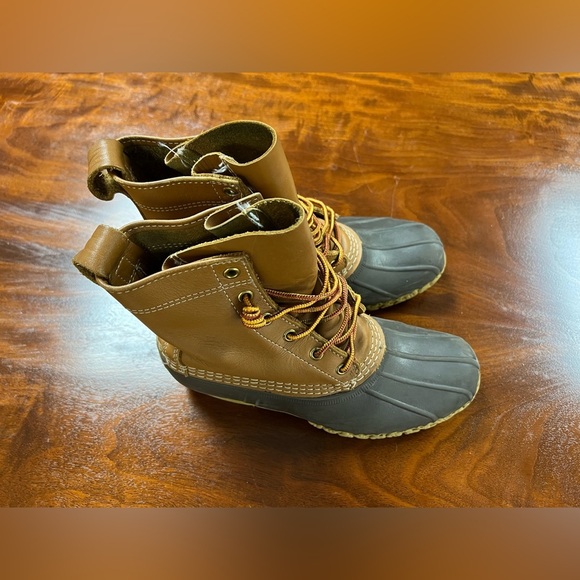 LL Bean Women's Bean Boots, 8" - Picture 2 of 11